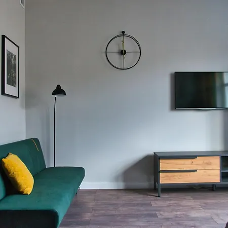 Posrod Drzew Swietojanska