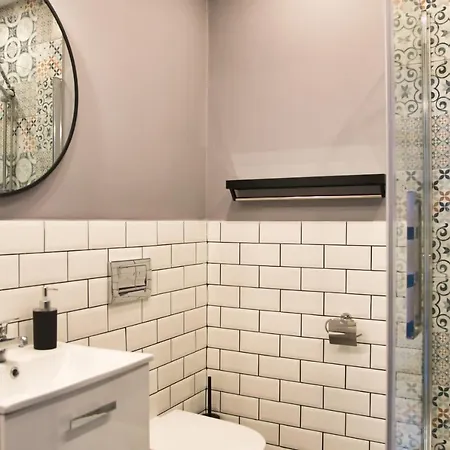 Posrod Drzew Swietojanska * 格丁尼亚